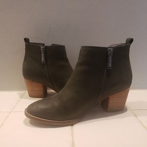 Blondo Norma Waterproof Bootie Sz 9